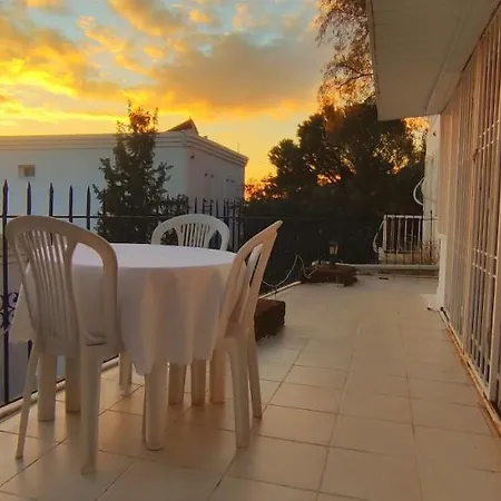 Amazing View, 1-Bedroom, Parking, Wifi, Quiet, Terrace, 4 People Flat * Αλικαρνασσός